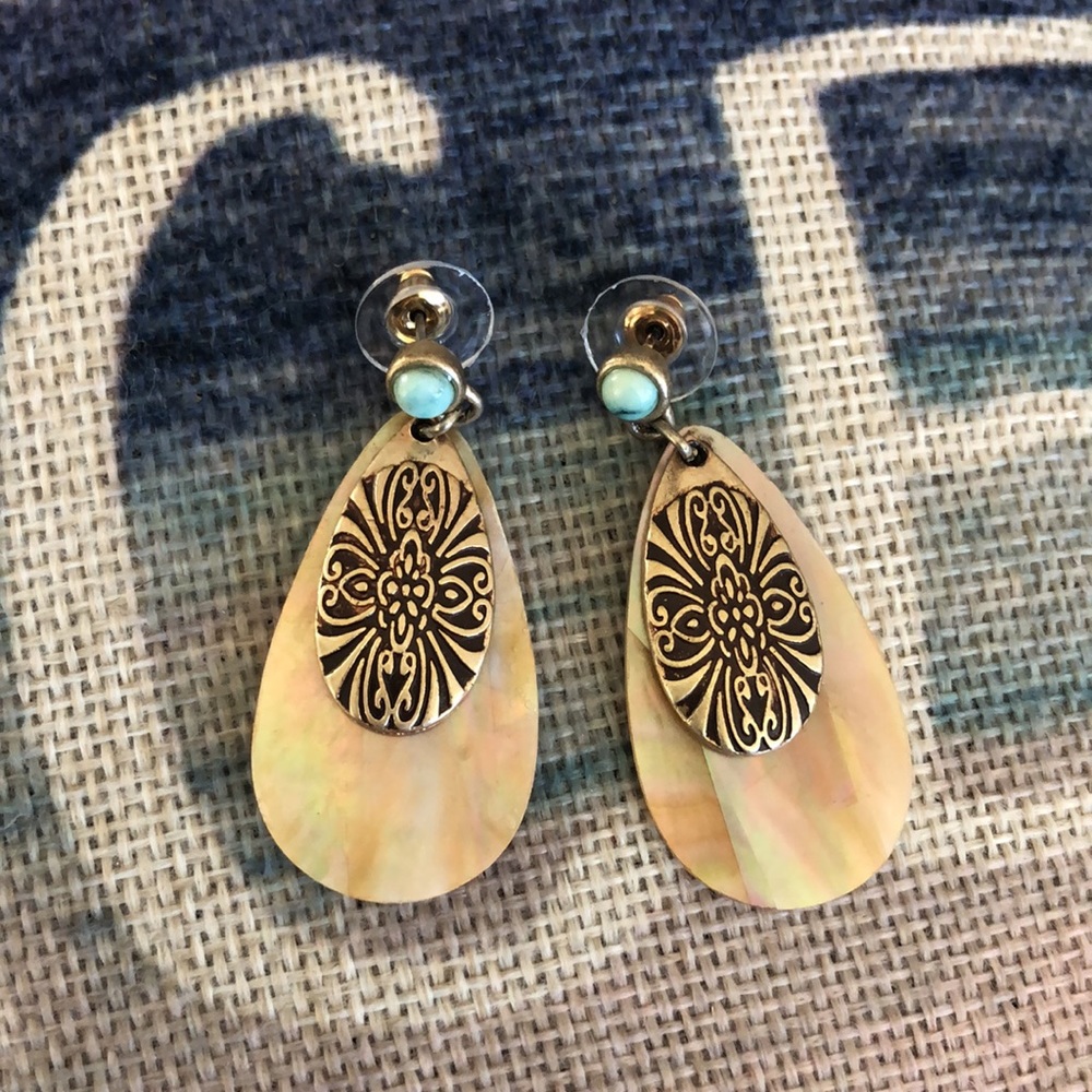 Lucky Brand Mother of Pearl Earrings w/turquoise